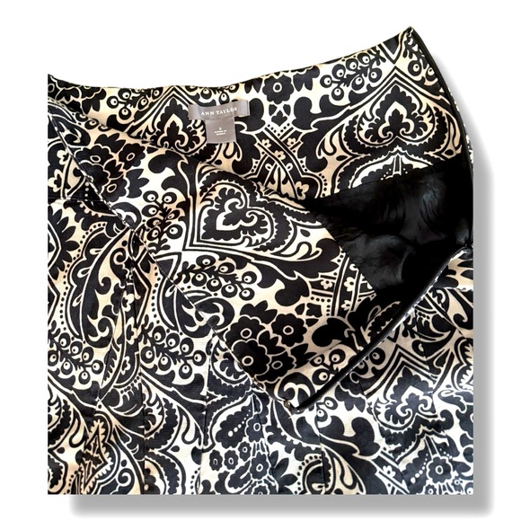 Black and White Floral Paisley Skirt - Picture 3 of 3